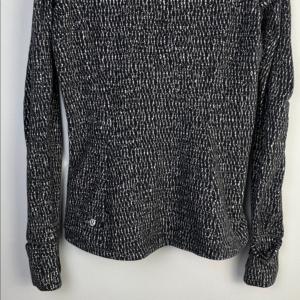 Lululemon Runderful Long Sleeve Shirt Thumbholes & Cuffins Size 10 Zipper Pocket - Picture 12 of 16